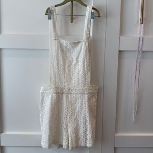 White lace romper with pockets size small brand moon #cottagecore #fairyvibes